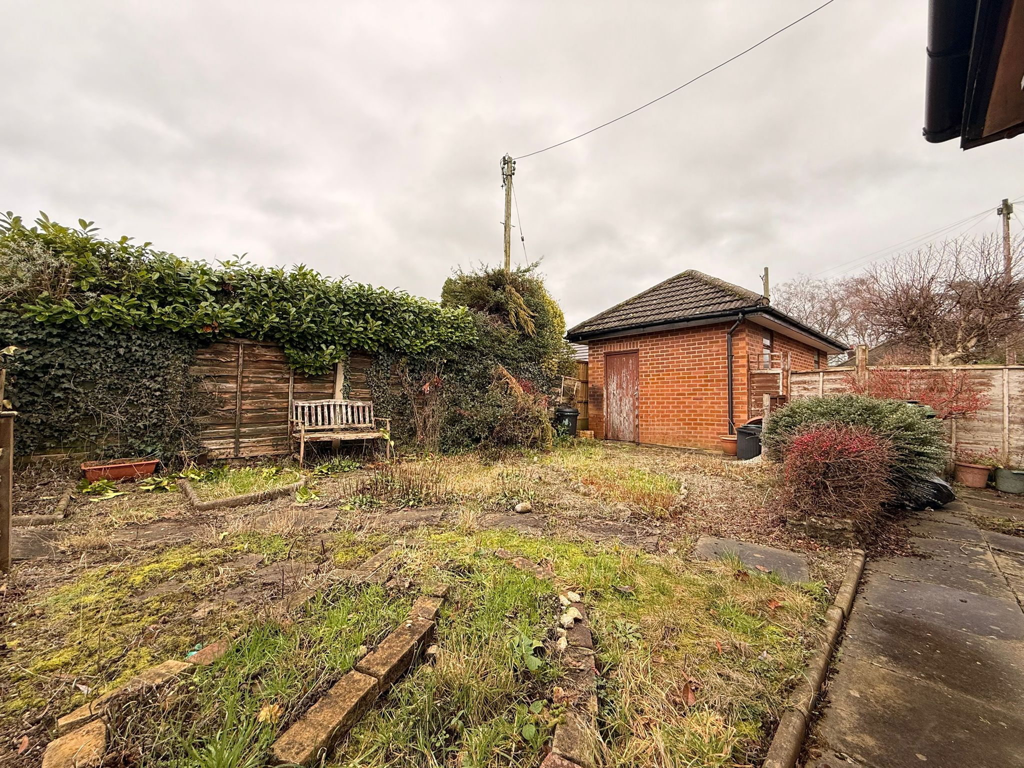 Yew Tree Road, Plumley